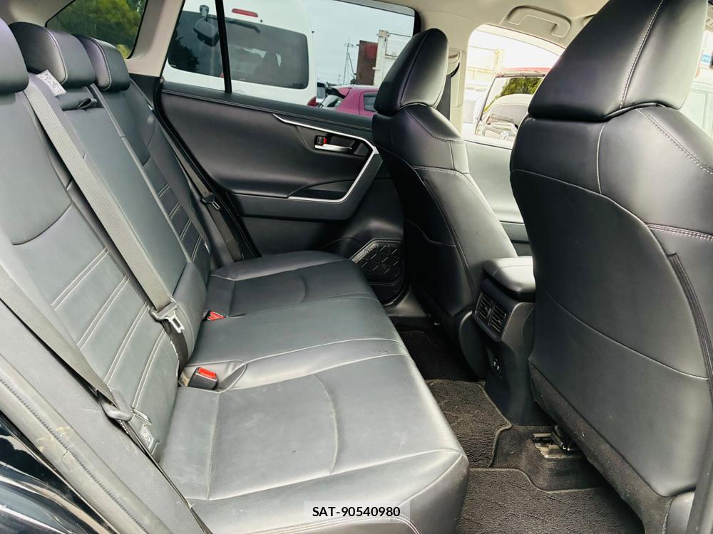 Toyota RAV4 2019-11 8828327-8