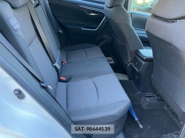 Toyota RAV4 2020-06 6218935-12