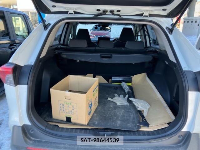 Toyota RAV4 2020-06 6218935-13