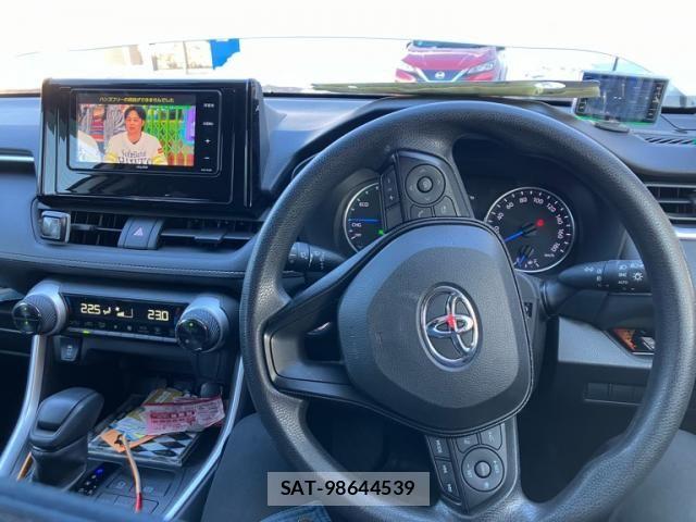 Toyota RAV4 2020-06 6218935-18