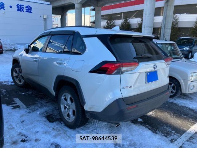 Toyota RAV4 2020-06 6218935-4