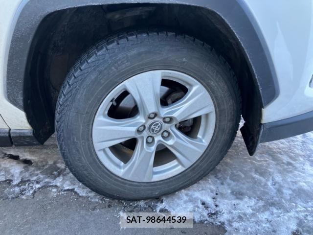Toyota RAV4 2020-06 6218935-6
