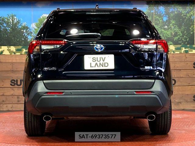 Toyota RAV4 2023-11 6816844-14