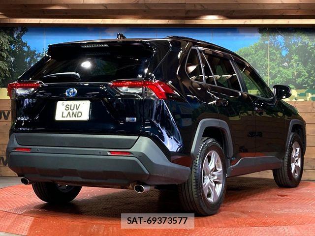 Toyota RAV4 2023-11 6816844-16
