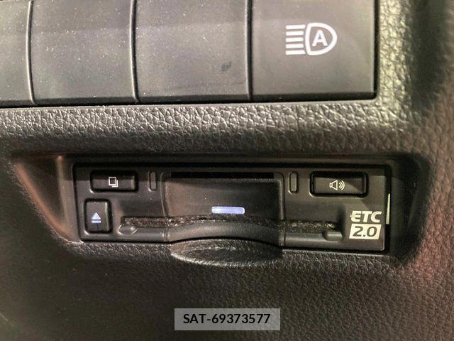 Toyota RAV4 2023-11 6816844-5