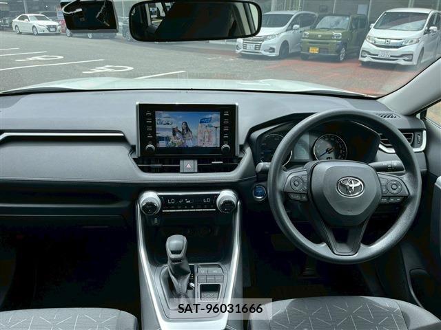 Toyota RAV4 2022-04 7060435-13