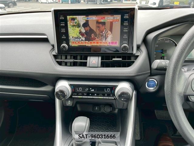 Toyota RAV4 2022-04 7060435-24