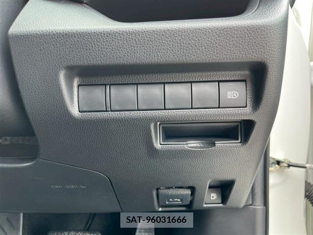 Toyota RAV4 2022-04 7060435-26