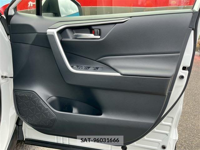 Toyota RAV4 2022-04 7060435-27
