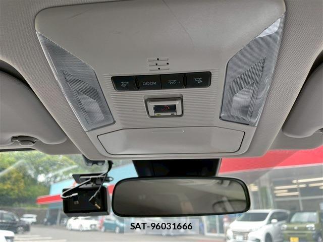Toyota RAV4 2022-04 7060435-28