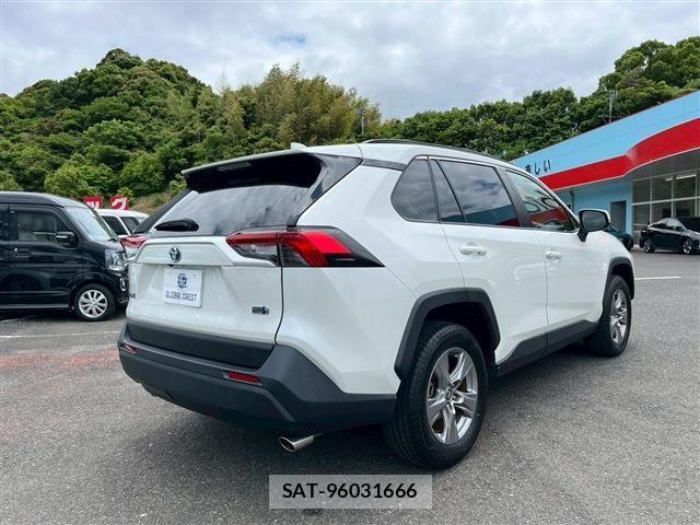 Toyota RAV4 2022-04 7060435-5