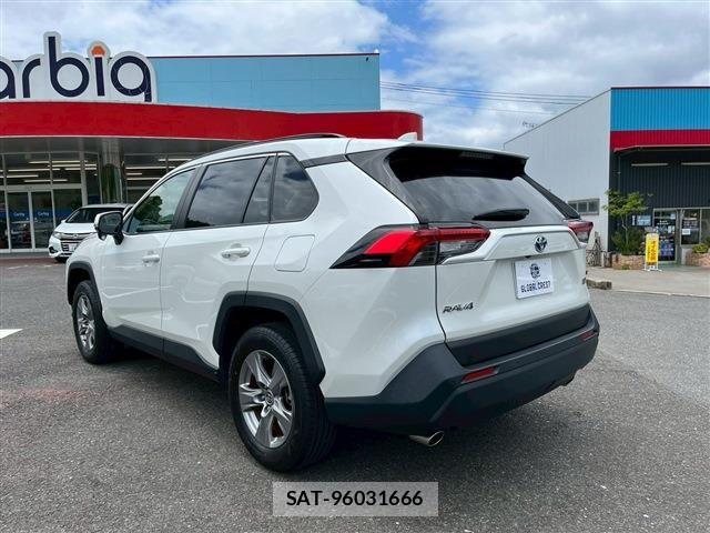 Toyota RAV4 2022-04 7060435-7