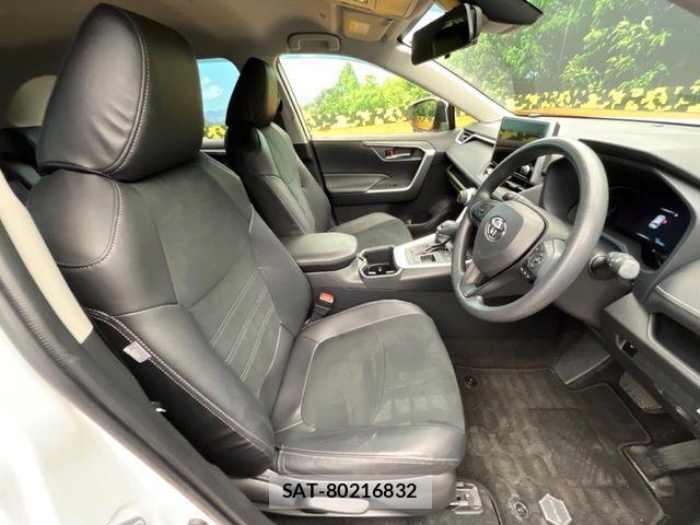 Toyota RAV4 2024-04 7272810-7