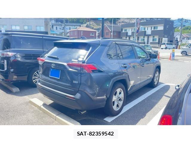 Toyota RAV4 2019-07 7457242-2