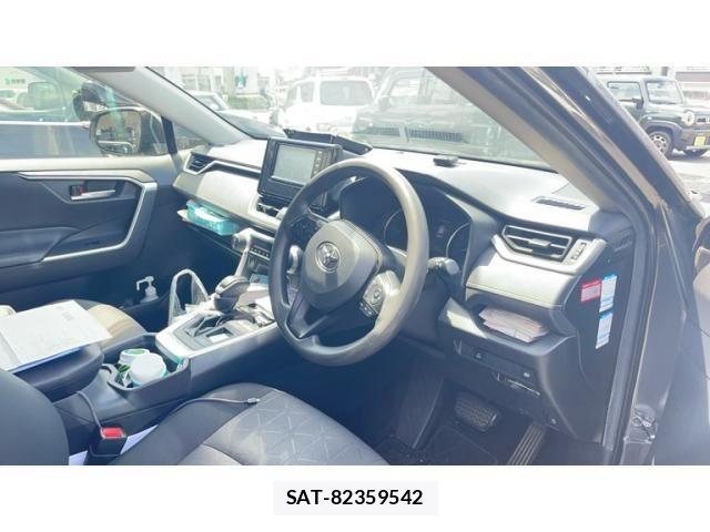 Toyota RAV4 2019-07 7457242-4