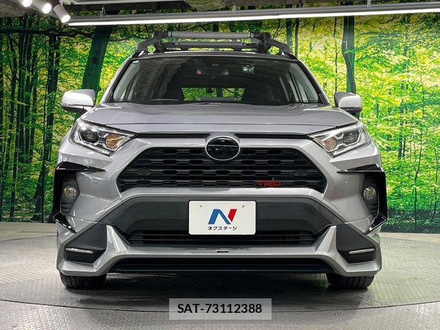 Toyota RAV4 2019-12 7619518-13