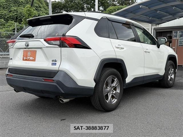 Toyota RAV4 2022-07 7619516-21