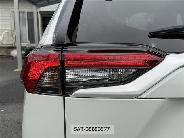Toyota RAV4 2022-07 7619516-27