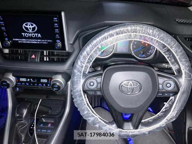 Toyota RAV4 2020-11 7727796-18
