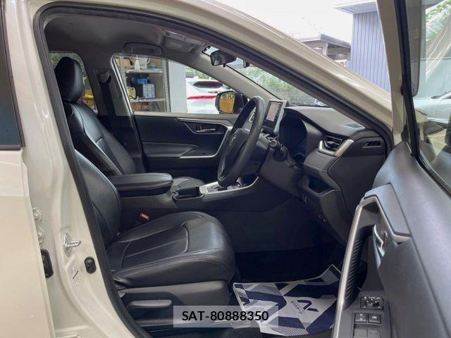 Toyota RAV4 2021-09 7788669-7