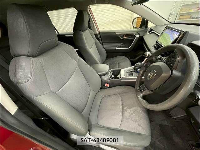 Toyota RAV4 2019-04 8146562-5