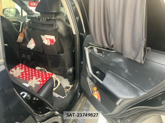 Toyota RAV4 2021-11 8337620-12