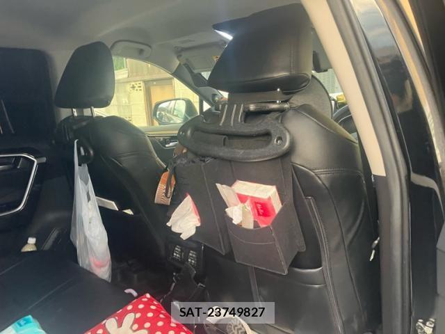Toyota RAV4 2021-11 8337620-14