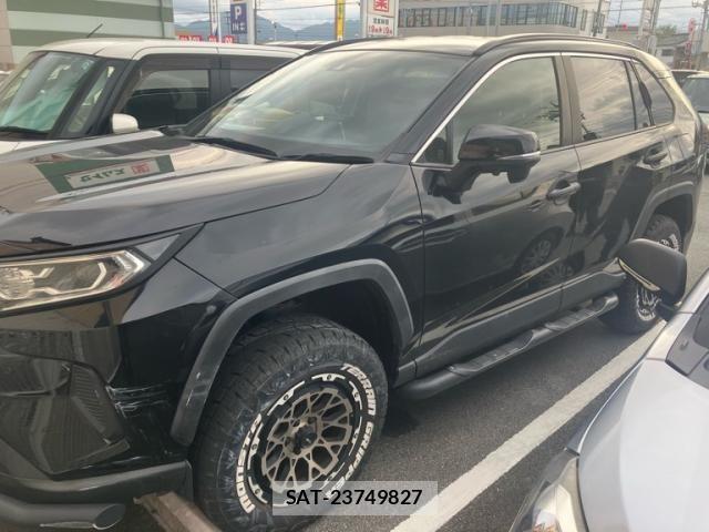 Toyota RAV4 2021-11 8337620-1