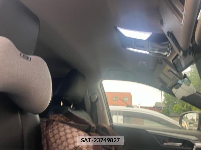 Toyota RAV4 2021-11 8337620-19