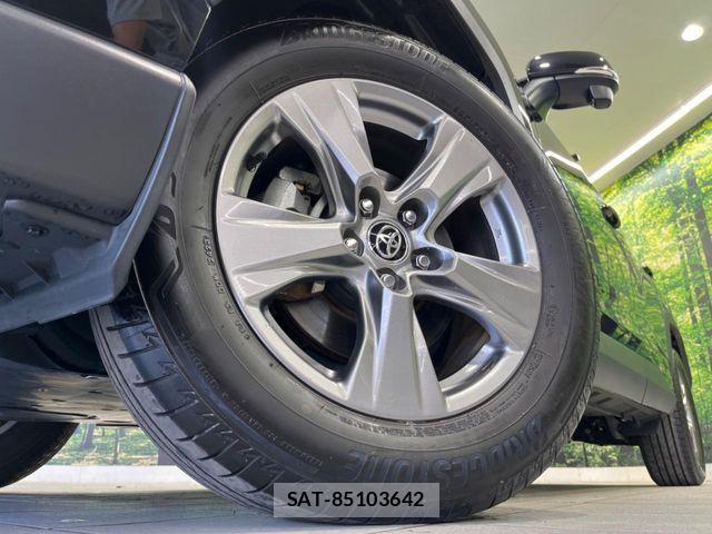 Toyota RAV4 2023-08 8458292-12