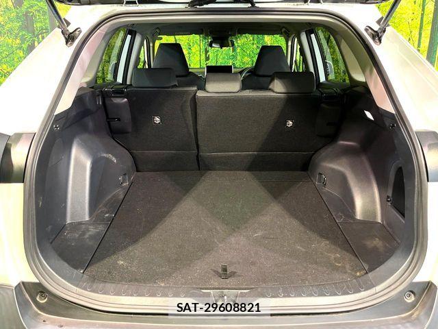 Toyota RAV4 2023-10 8628634-9