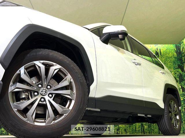 Toyota RAV4 2023-10 8628634-12