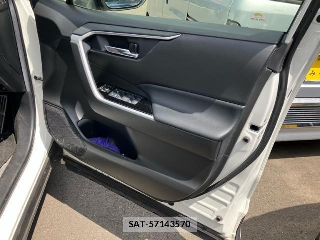 Toyota RAV4 2020-08 8661244-11