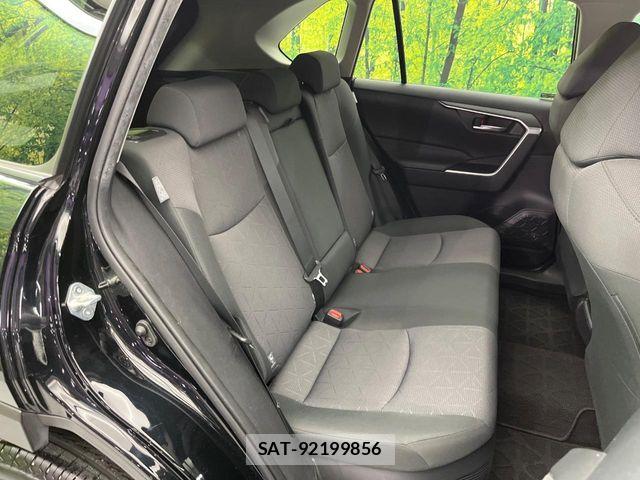 Toyota RAV4 2019-08 8831288-9