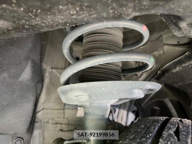 Toyota RAV4 2019-08 8831288-19