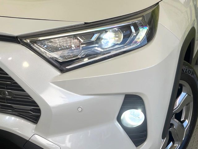 Toyota RAV4 2021-07 3681651-11