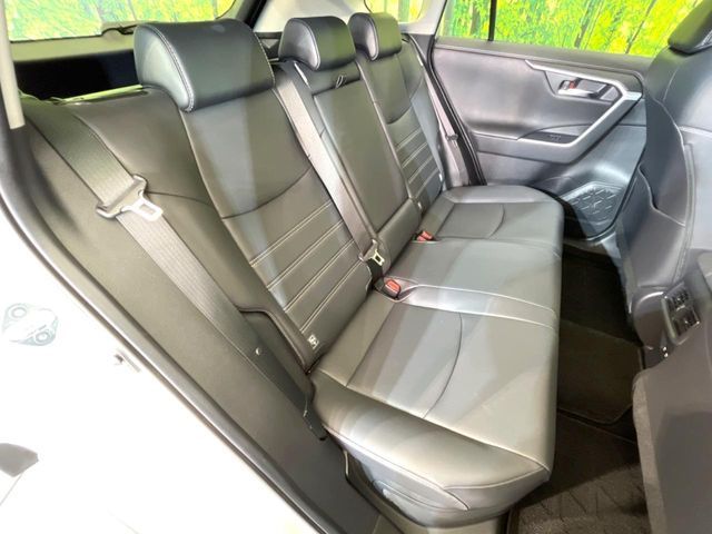 Toyota RAV4 2021-07 3681651-8