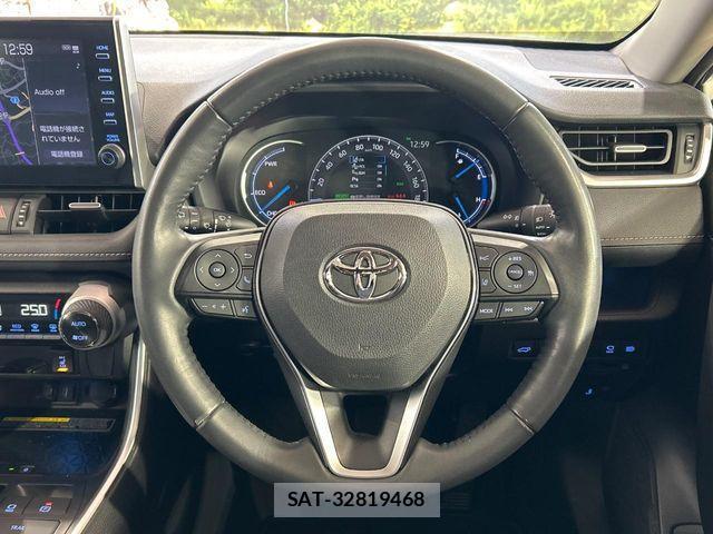 Toyota RAV4 2021-05 3935635-10