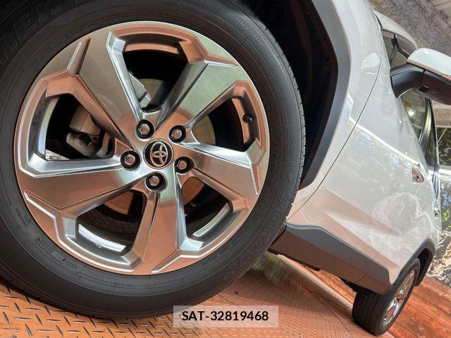 Toyota RAV4 2021-05 3935635-12