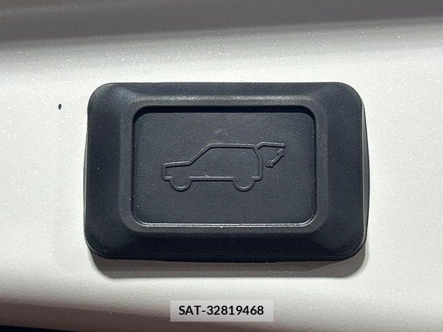 Toyota RAV4 2021-05 3935635-6