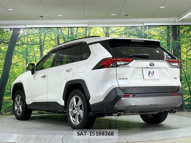 Toyota RAV4 2021-04 4394523-15