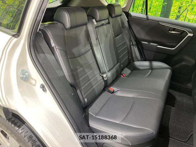 Toyota RAV4 2021-04 4394523-8