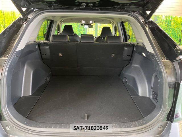 Toyota RAV4 2023-03 4979836-10
