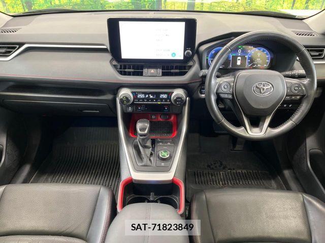 Toyota RAV4 2023-03 4979836-1