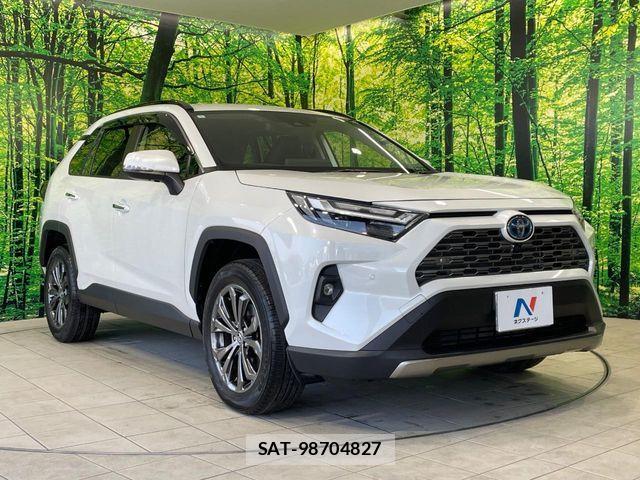 Toyota RAV4 2024-03 4979814-16
