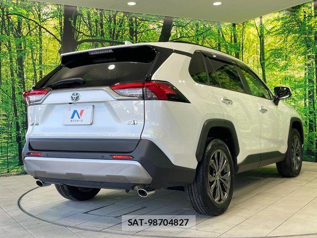 Toyota RAV4 2024-03 4979814-17