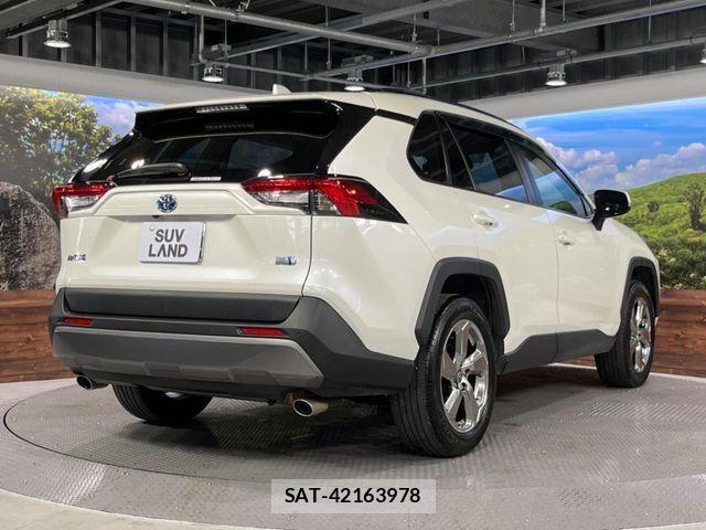 Toyota RAV4 2022-10 5876851-16