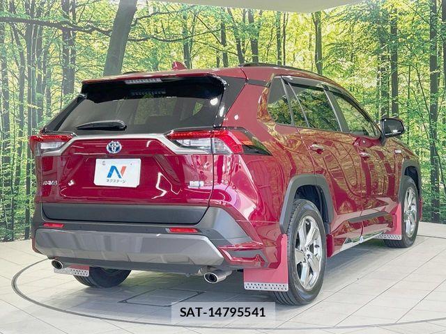 Toyota RAV4 2019-04 5876877-16