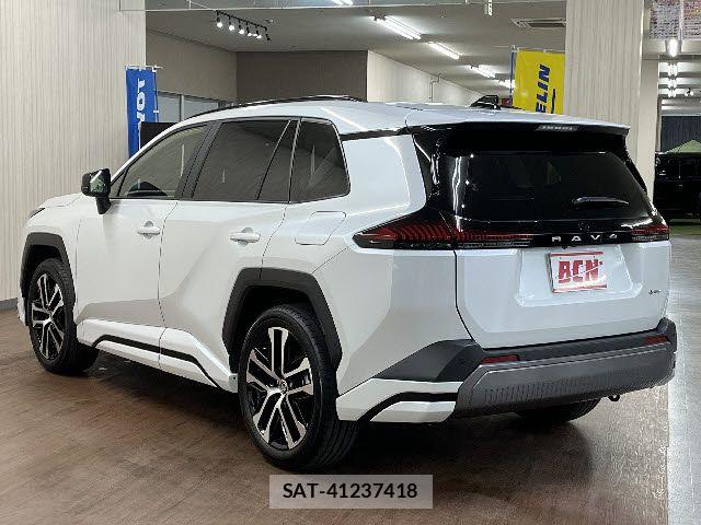Toyota RAV4 2026-03 5876792-8