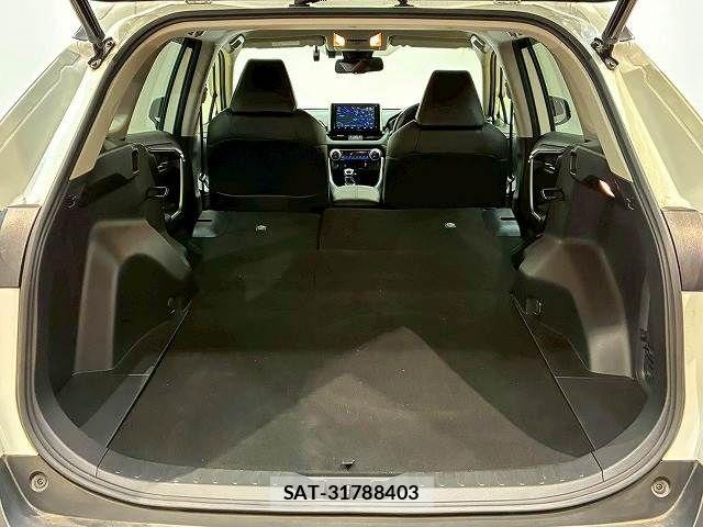 Toyota RAV4 2019-05 5876854-10